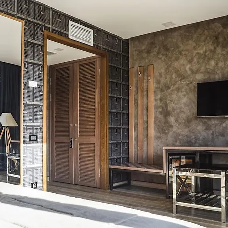 M1 Club Hotel Odesa Room photo